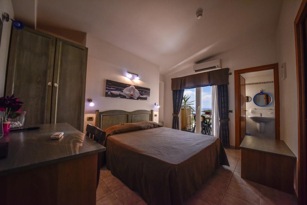 Hotel La Villa Corigliano Calabro Phòng bức ảnh