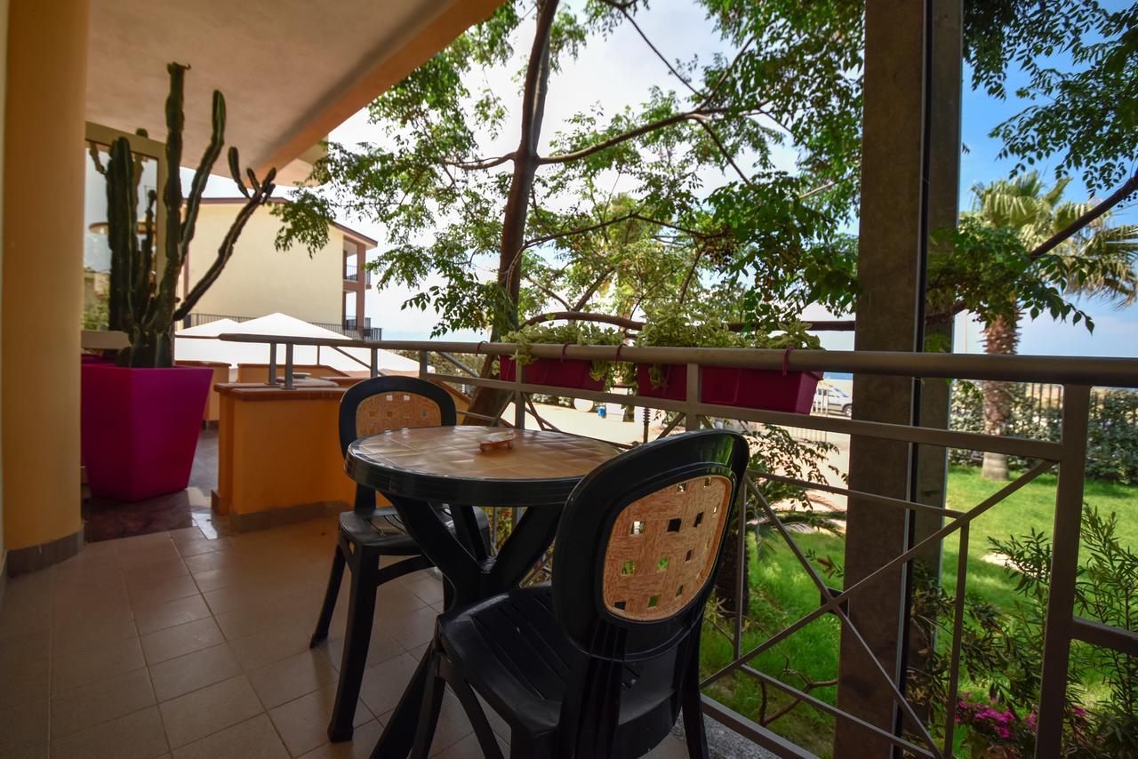 Hotel La Villa Corigliano Calabro Ngoại thất bức ảnh